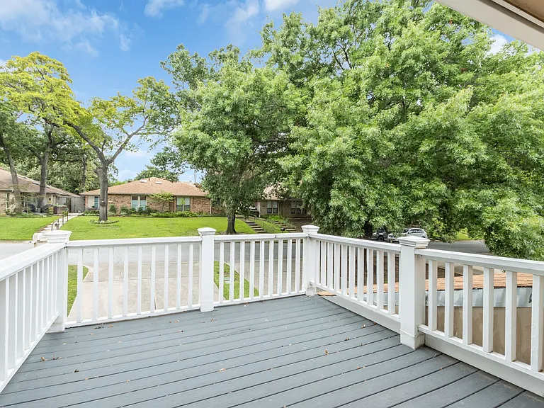 1424 Hampton Rd — Photo 16