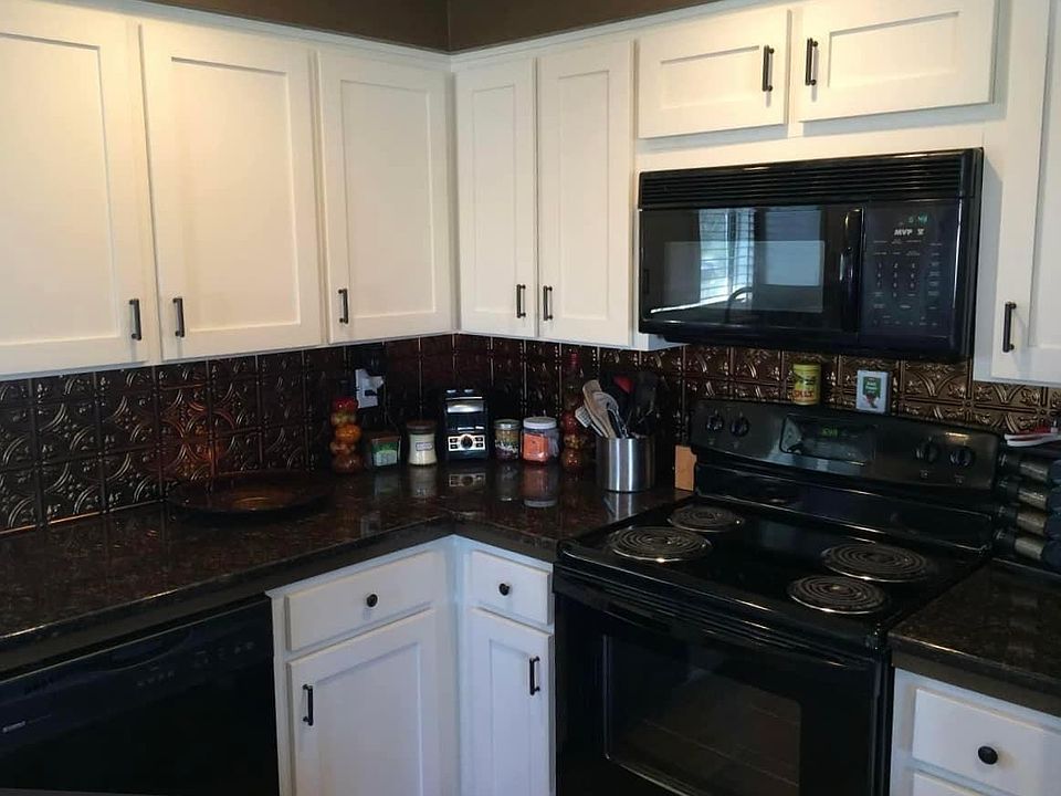 2nd image of 105 E Edmonds Dr