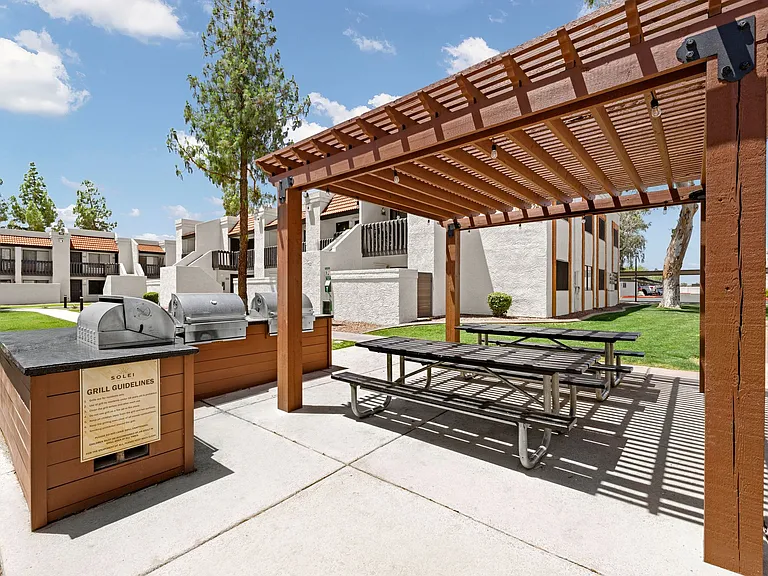 Solei on West Thomas Apartments — Photo 12