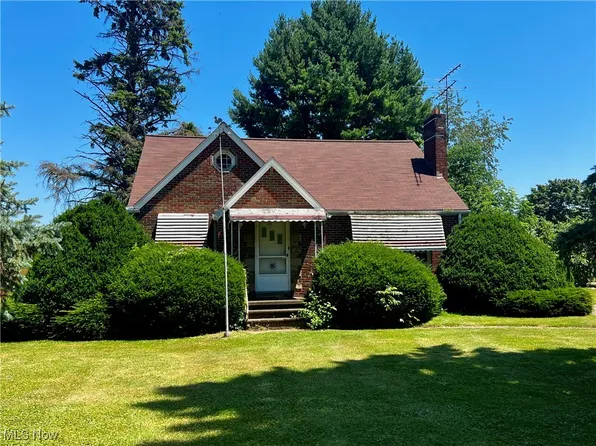 321 S Lake St, Amherst, OH 44001