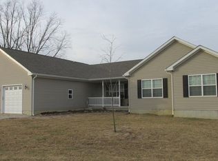 8553 Madison Ln, Bridgeport, IL 62417