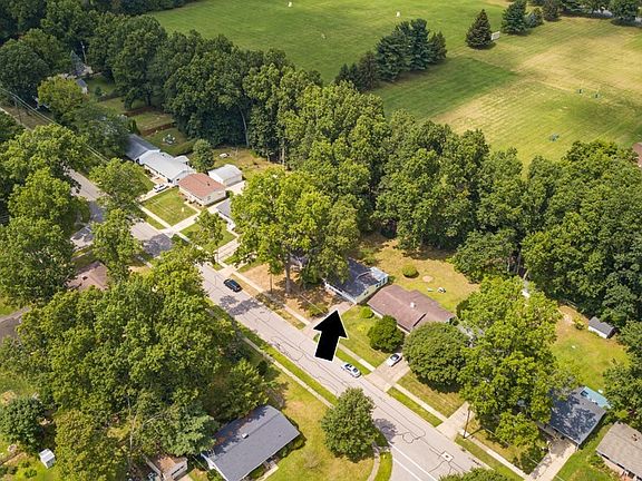 5th image of 521 Skylark Ave