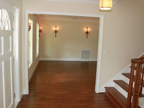 4th image of 2305 Forest Club Dr