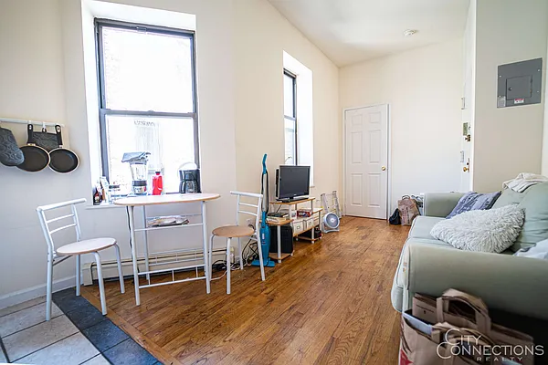 Rented by City Connections Realty | media 6