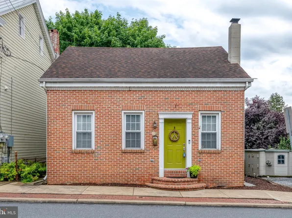 14 E Lincoln Ave, Lititz, PA 17543