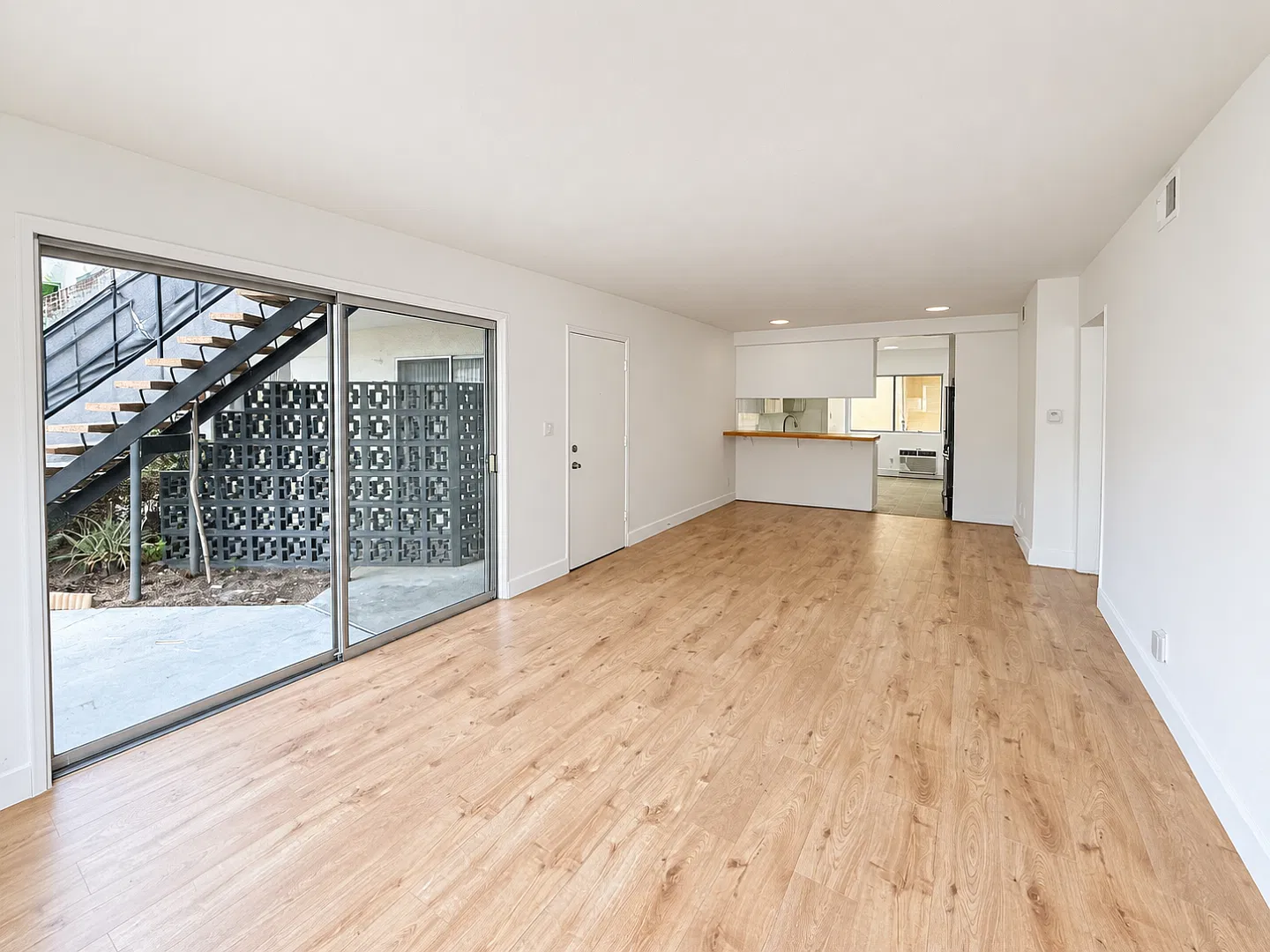 524 E Palm Ave Unit 4 — Photo 3