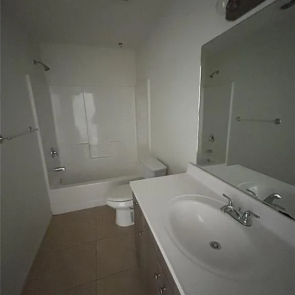 2913 Linda Vista St #C — Photo 8