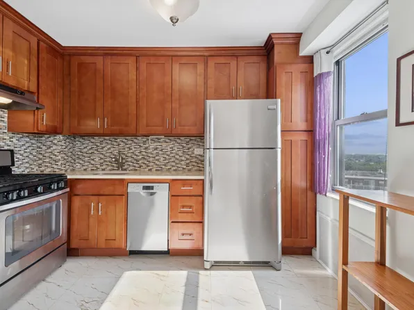 125-10 Queens Boulevard image 4 of 12