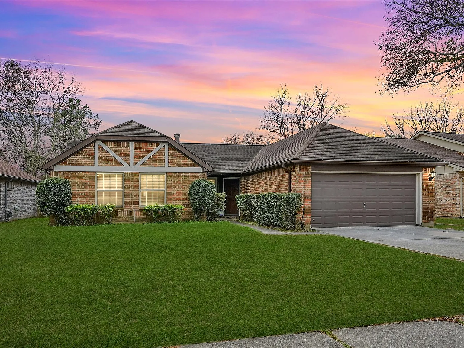 4 bed, 2.0 bath, 1817 sqft, $2,000 — Photo 2