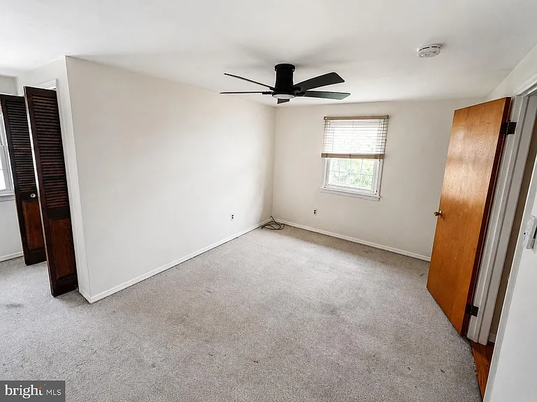 300 Wilson Ave — Photo 10