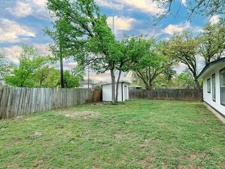 1301 Black Cherry Dr — Photo 25