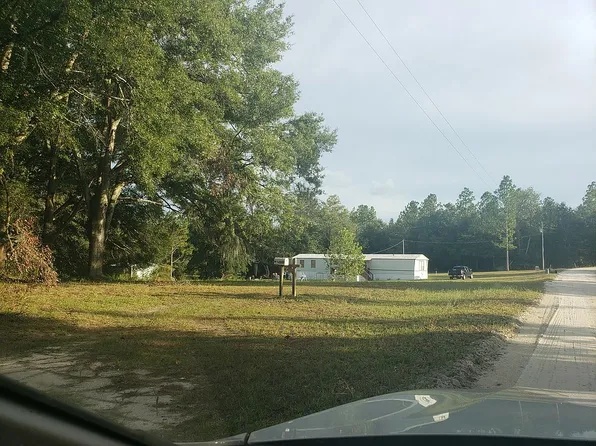 3820 NW 25th Cir, Bell, FL 32619