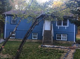 227 Hornbeam Ct, Long Pond, PA