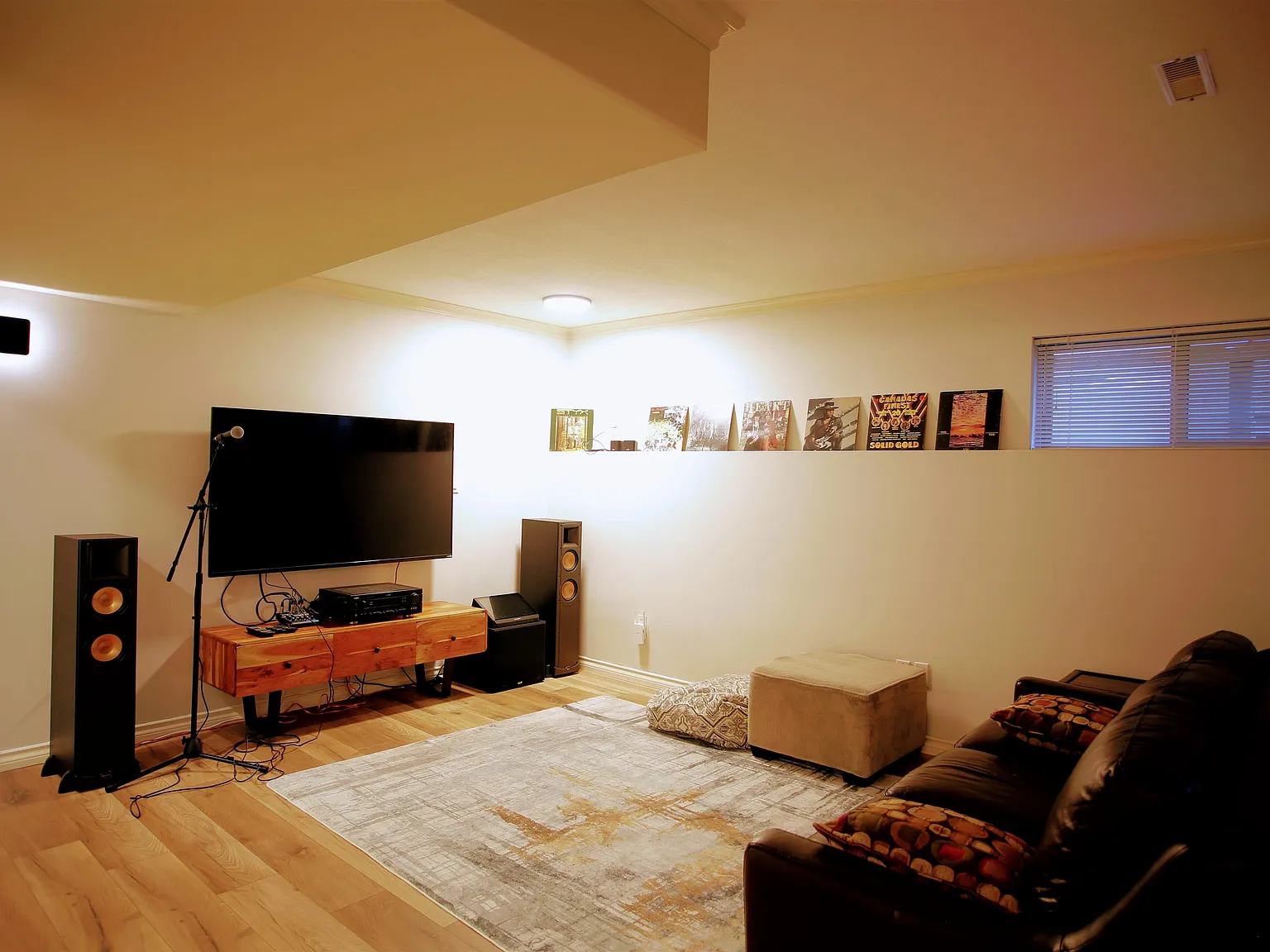 2 bed, 1400 sqft, $2,050 — Photo 2