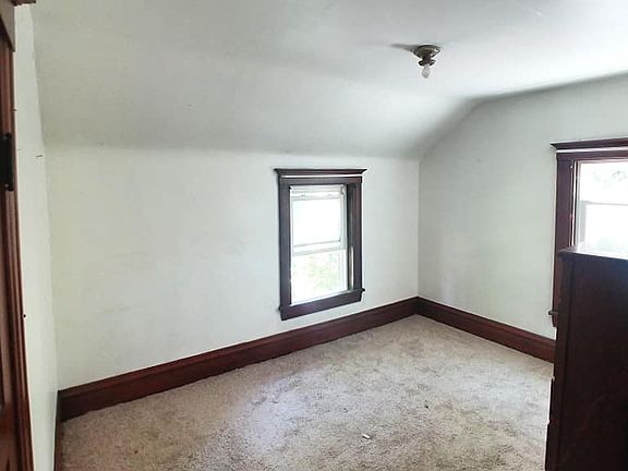 2nd image of 515 N Washington Ave