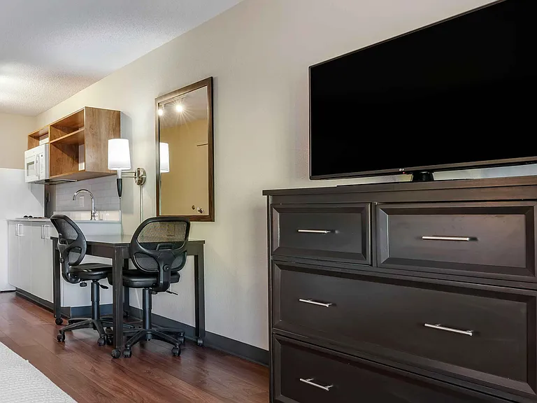 Studio Suite - 2 Full Beds