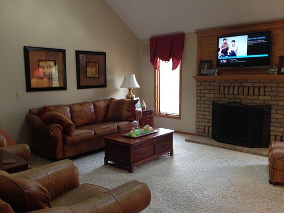 2nd image of 1480 White Oak Ct