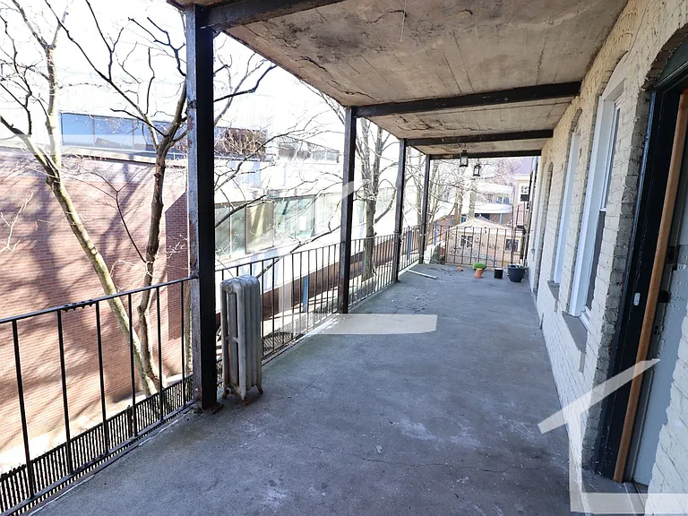 6 Barrows St #4 — Photo 6