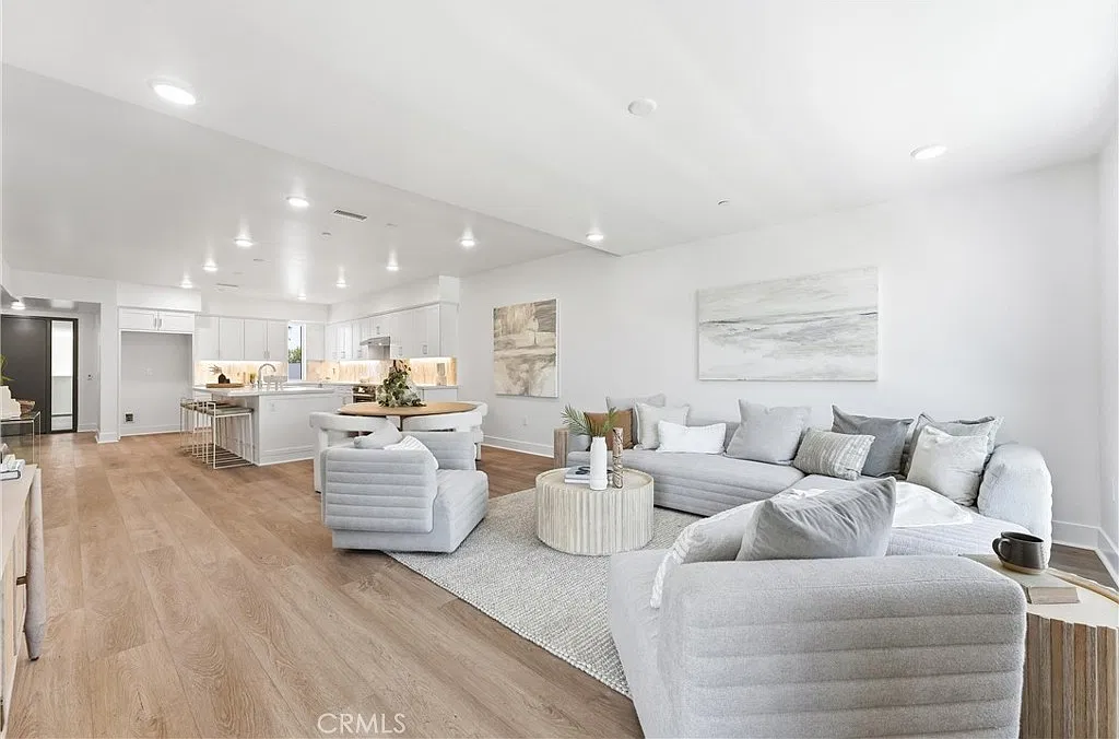 2 bed, 1452 sqft, $10,000 — Photo 3