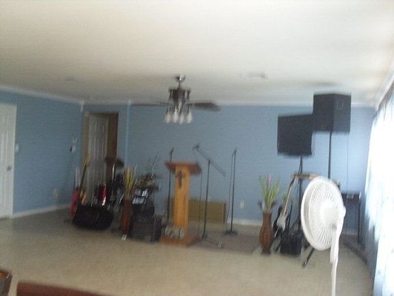 5th image of 5099 Marsh Ln