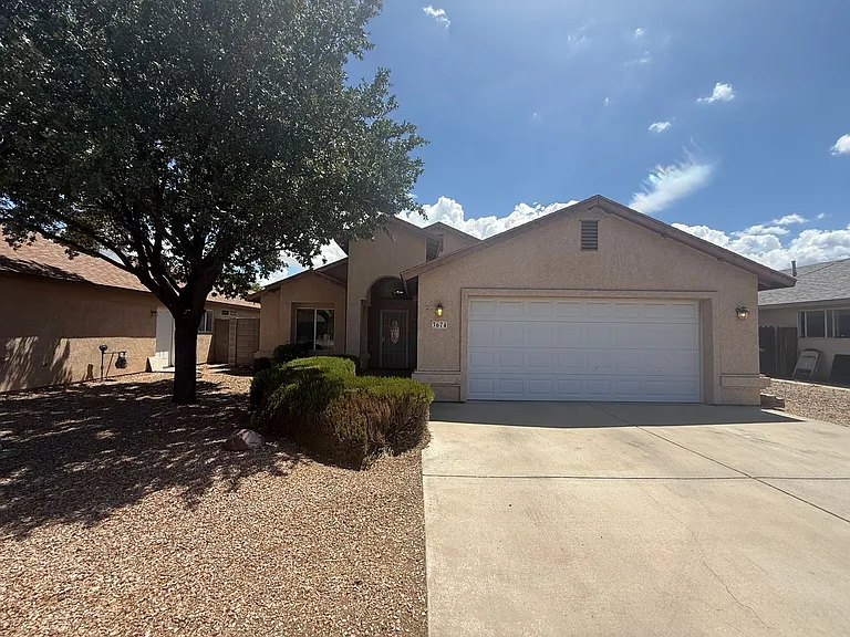 3674 N Willow Rd — Photo 1
