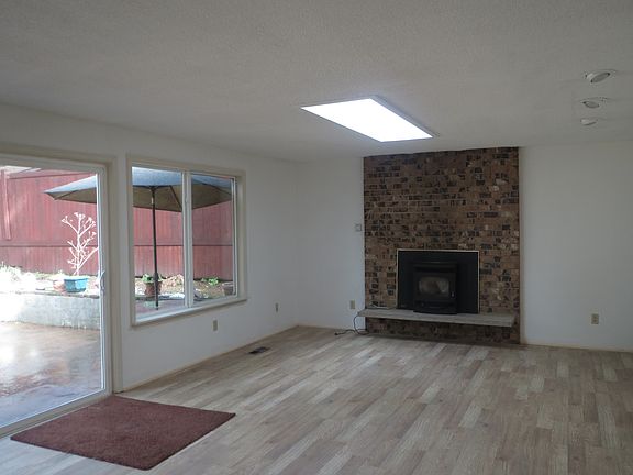4th image of 5423 142nd St NW
