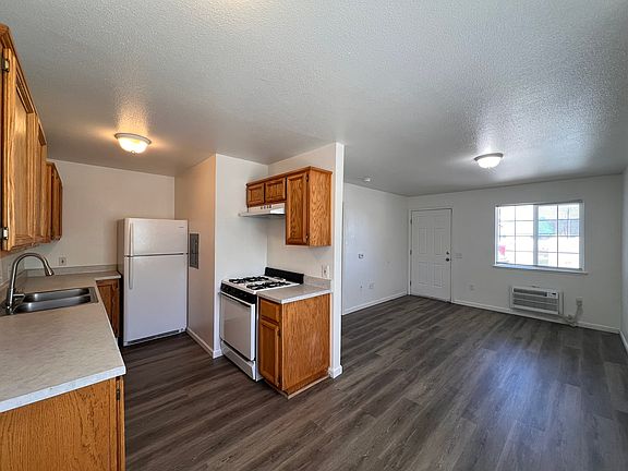 4th image of 475 E Cedar St #20