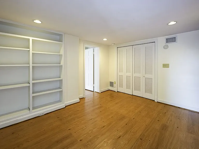 4441 Brandywine St NW — Photo 46