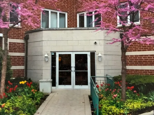 5360 N Lowell Ave APT 311, Chicago, IL 60630