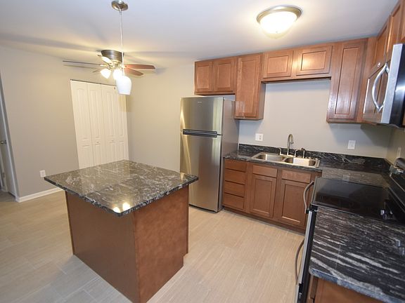 4th image of 629 N Shelby Pl APT 7