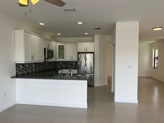 4th image of 10449 NW 61st Ln