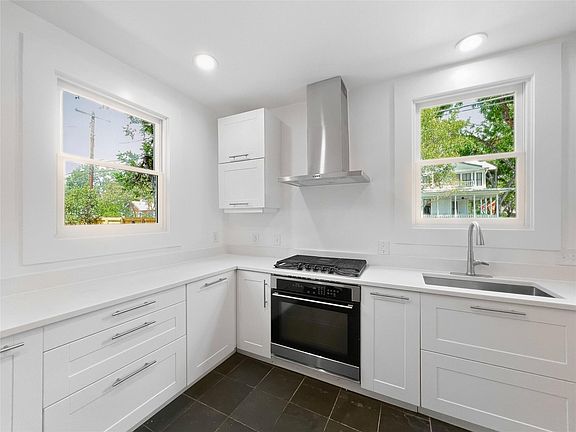 5th image of 4014 Avenue D APT A