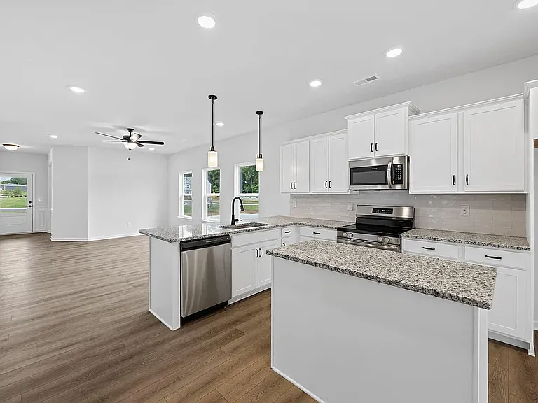4923 Hazelnut Ln — Photo 5