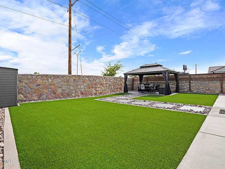 13920 Loreina Luz Ave — Photo 10