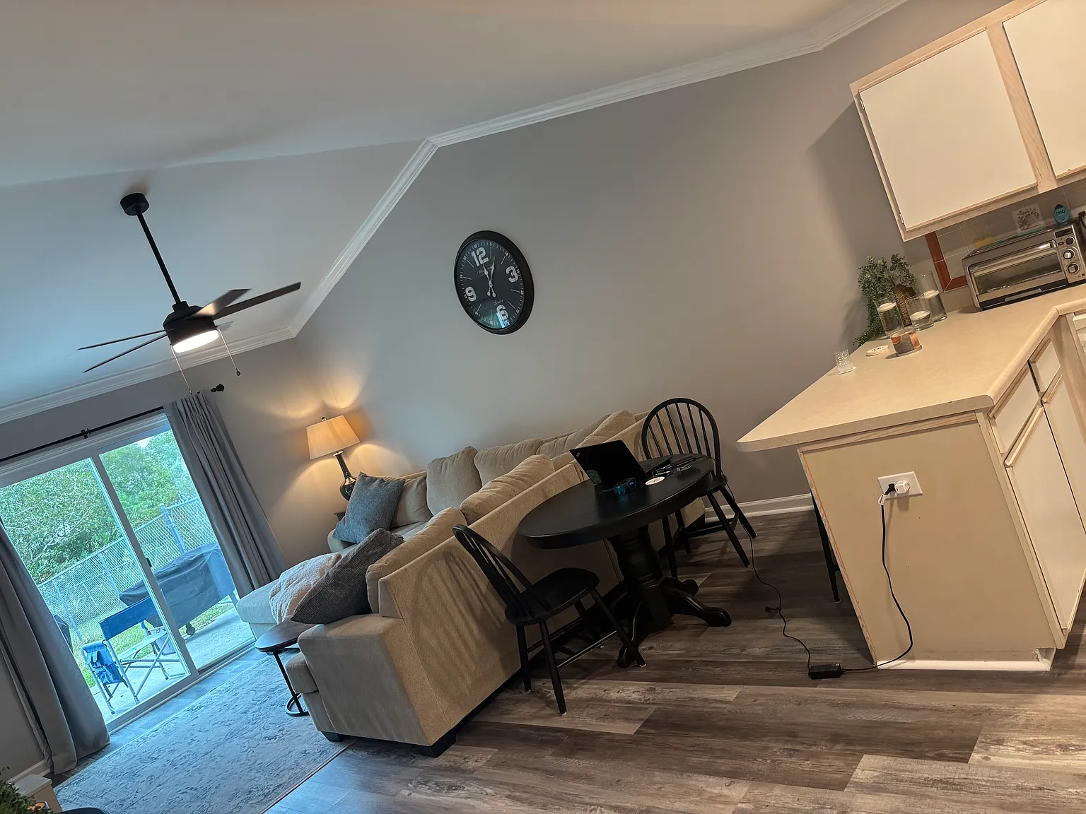 2 bed, 1083 sqft, $1,400 — Photo 4