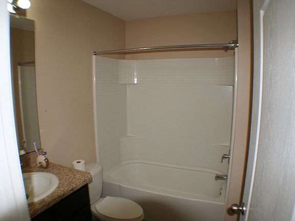 3rd image of 6037 Twin Bridges Dr