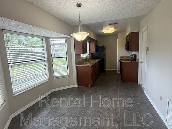 3rd image of 149 Hazel Blvd