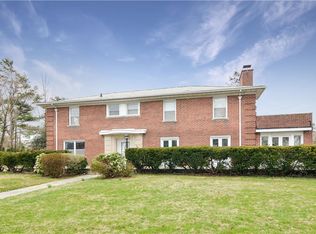 60 Echo Bay Dr, New Rochelle, NY 10805