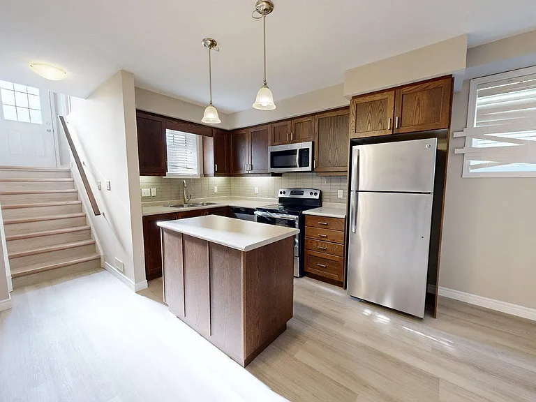 3200 Singleton Ave #8 — Photo 6