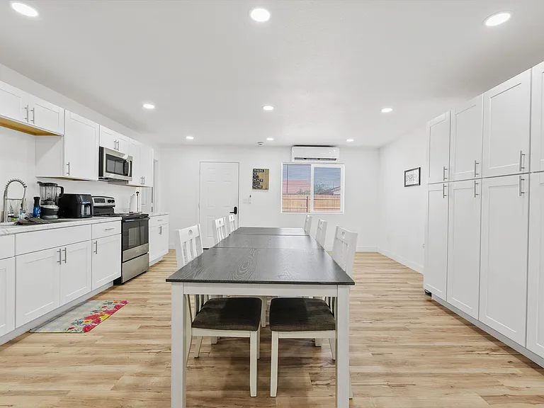 2956 E Mobile Ln — Photo 6