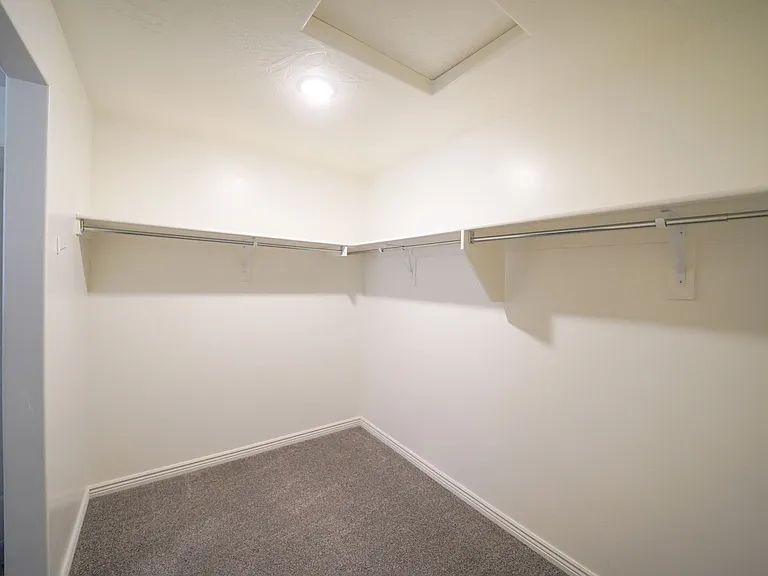 3243 S Fossil Hills Dr — Photo 35