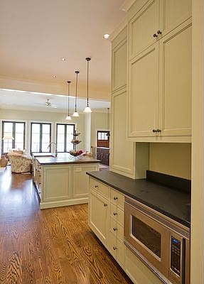 BUTLER'S PANTRY CONNECTS THE DINING ROOM W THE GOURMET KITCHEN