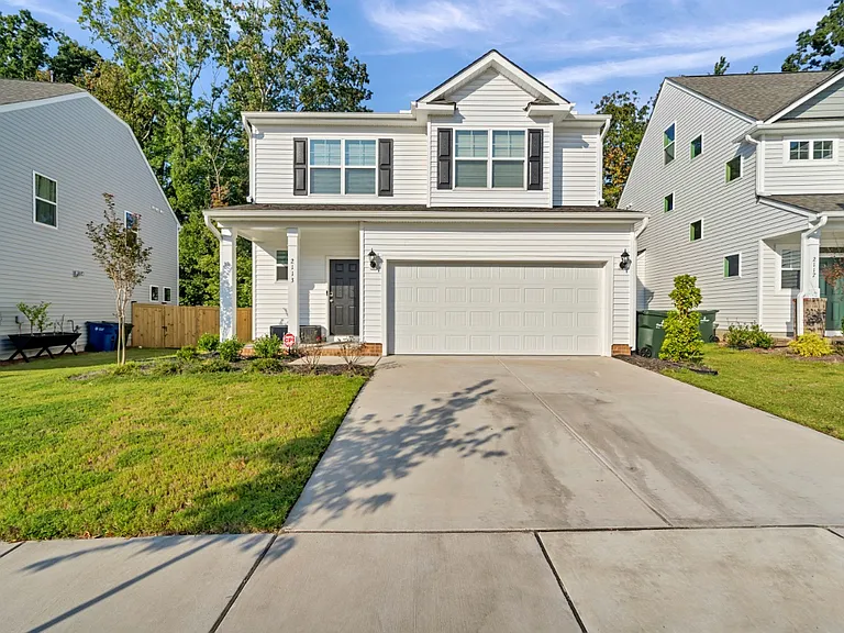 2113 Seneca Dr — Photo 3