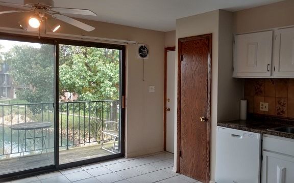 4th image of 1412 Carol Ct APT 2B