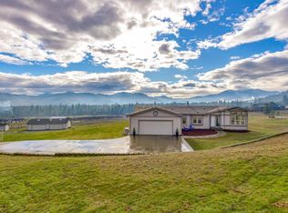 575 Dreamhill Dr, Williams, OR 97544