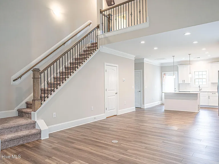 315 Mashie Ct — Photo 7