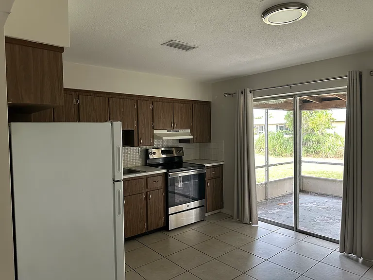 31332 Fernway St — Photo 11