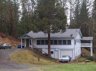 141 Gray Wolf Dr, Grants Pass, OR 97526