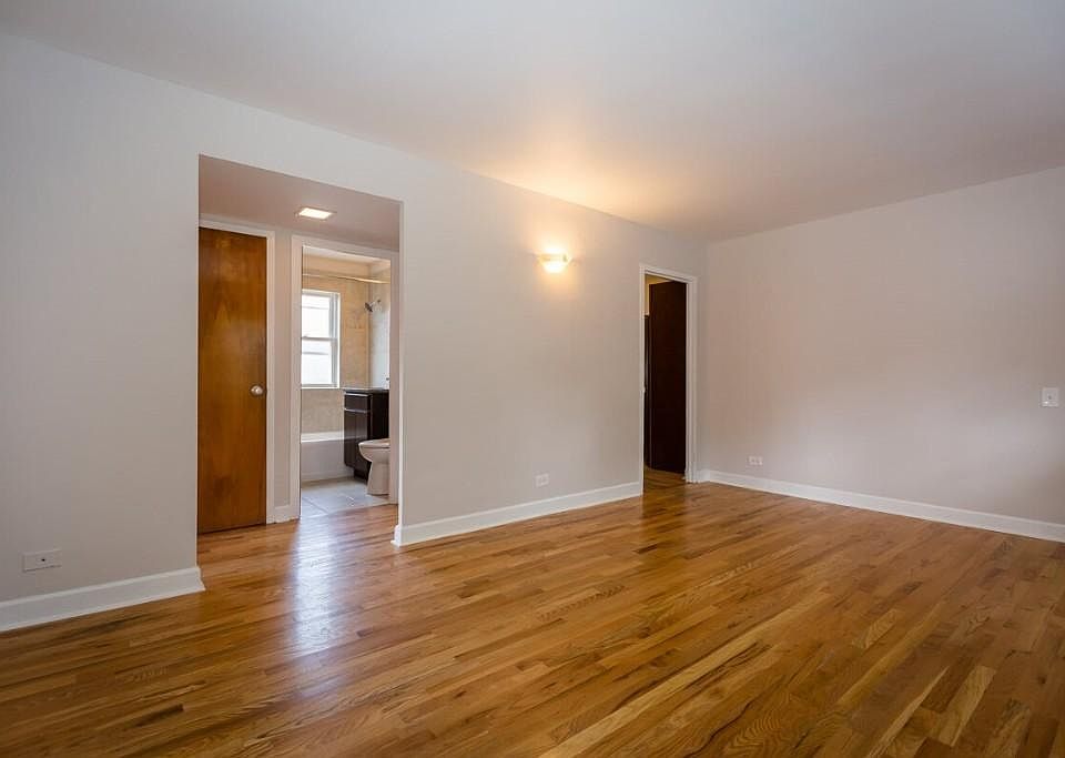 1st image of 2140 W Foster Ave #2S