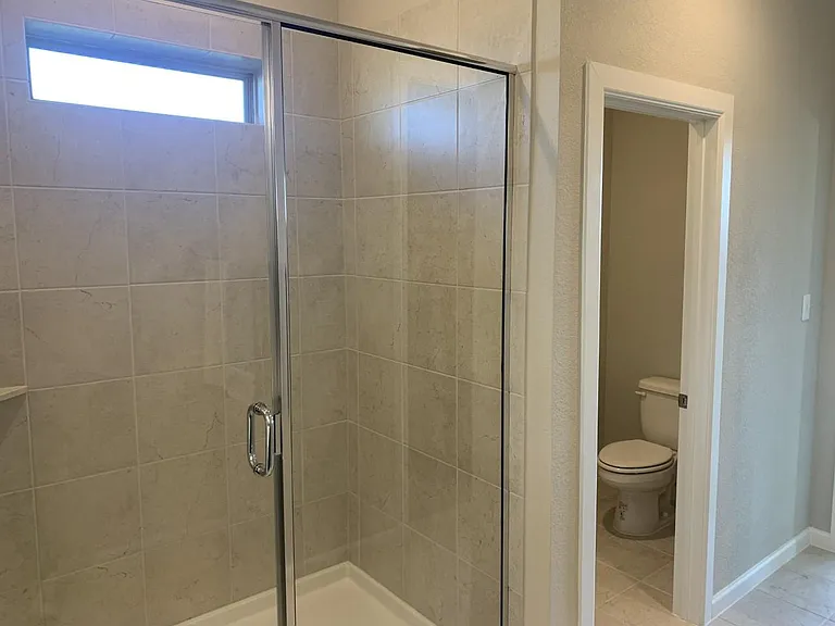 1821 Leo Dr — Photo 8